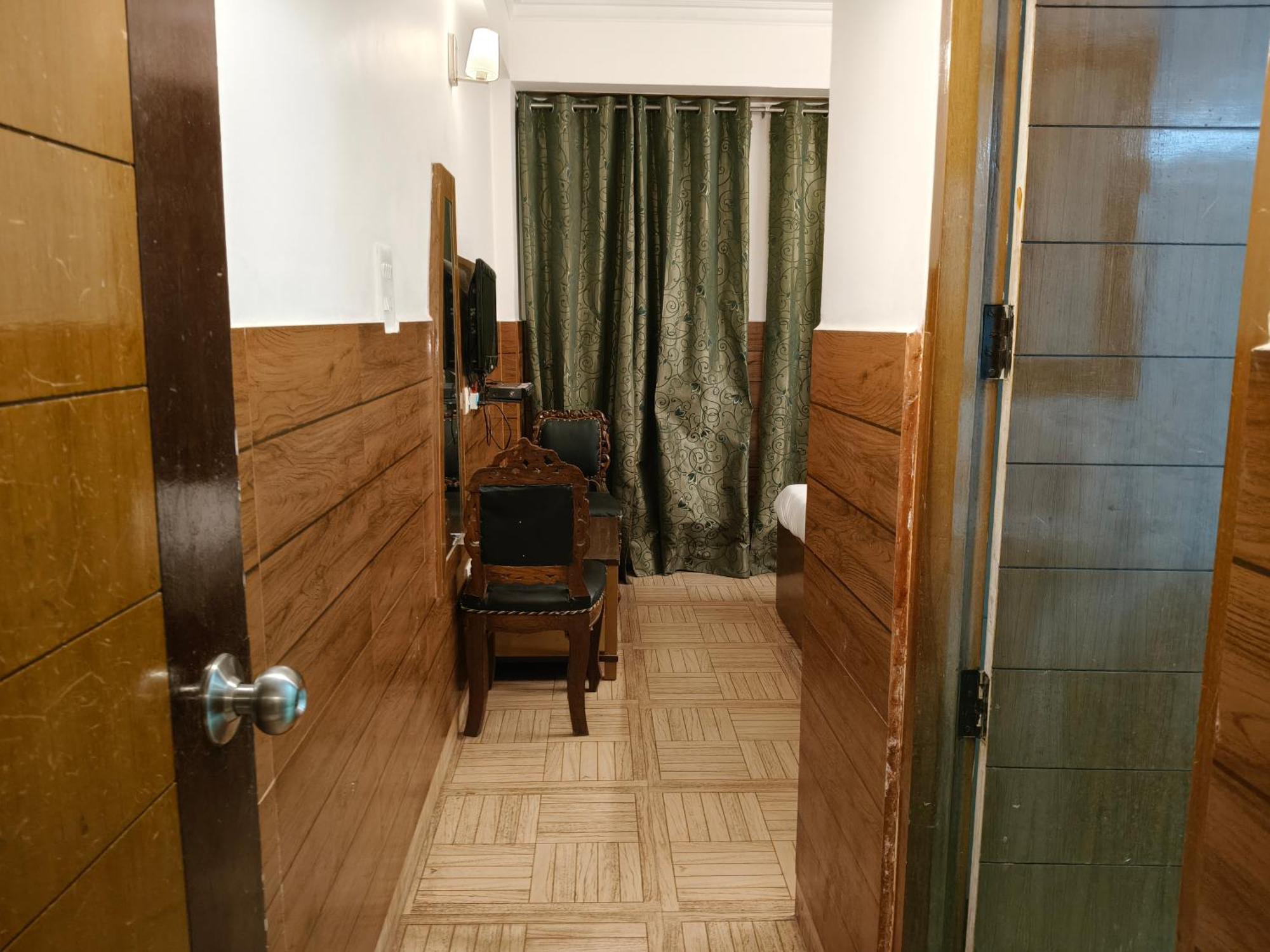 Hotel Kailash Residency Dehradun Buitenkant foto