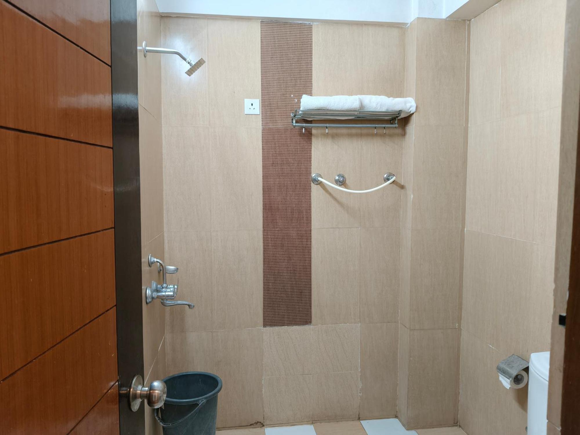 Hotel Kailash Residency Dehradun Buitenkant foto